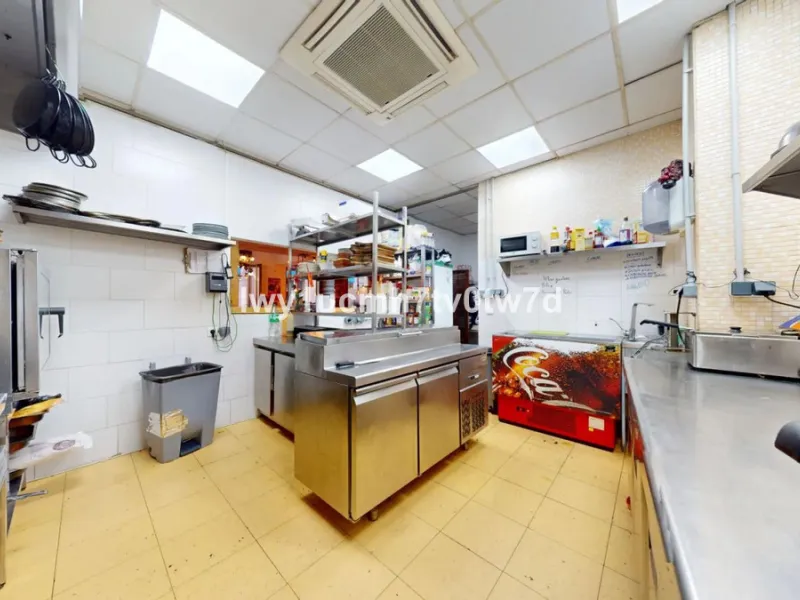 Commercial - Restaurant в продаже в Málaga, Málaga. Площадь дома 137 м²