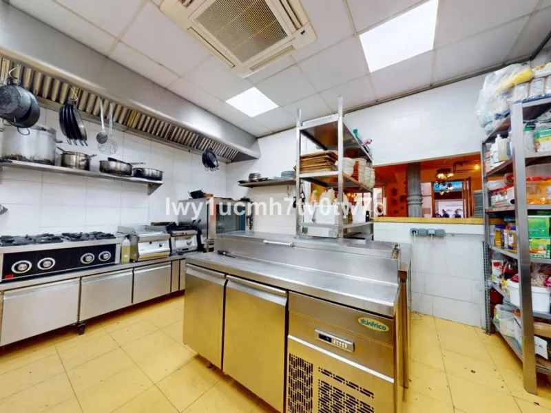 Commercial - Restaurant в продаже в Málaga, Málaga. Площадь дома 137 м²