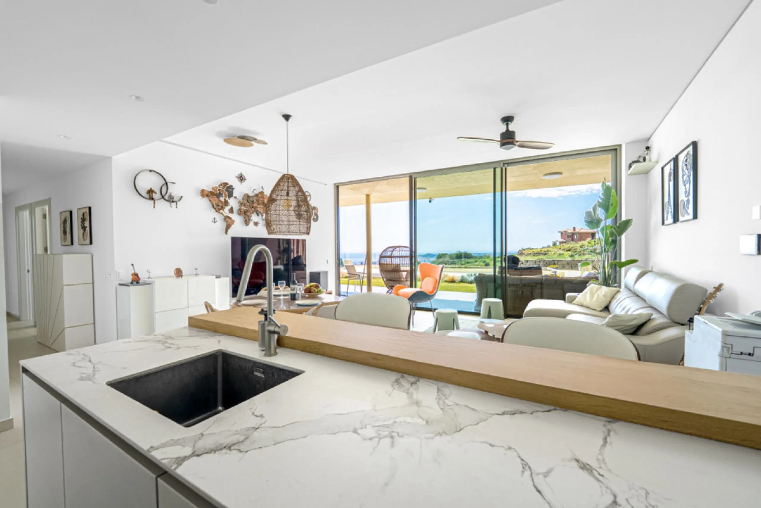 Apartment - Ground Floor Apartment в продаже в Fuengirola, Málaga. В доме 3 спален и 2 ванных комнат. Площадь дома 312 м²