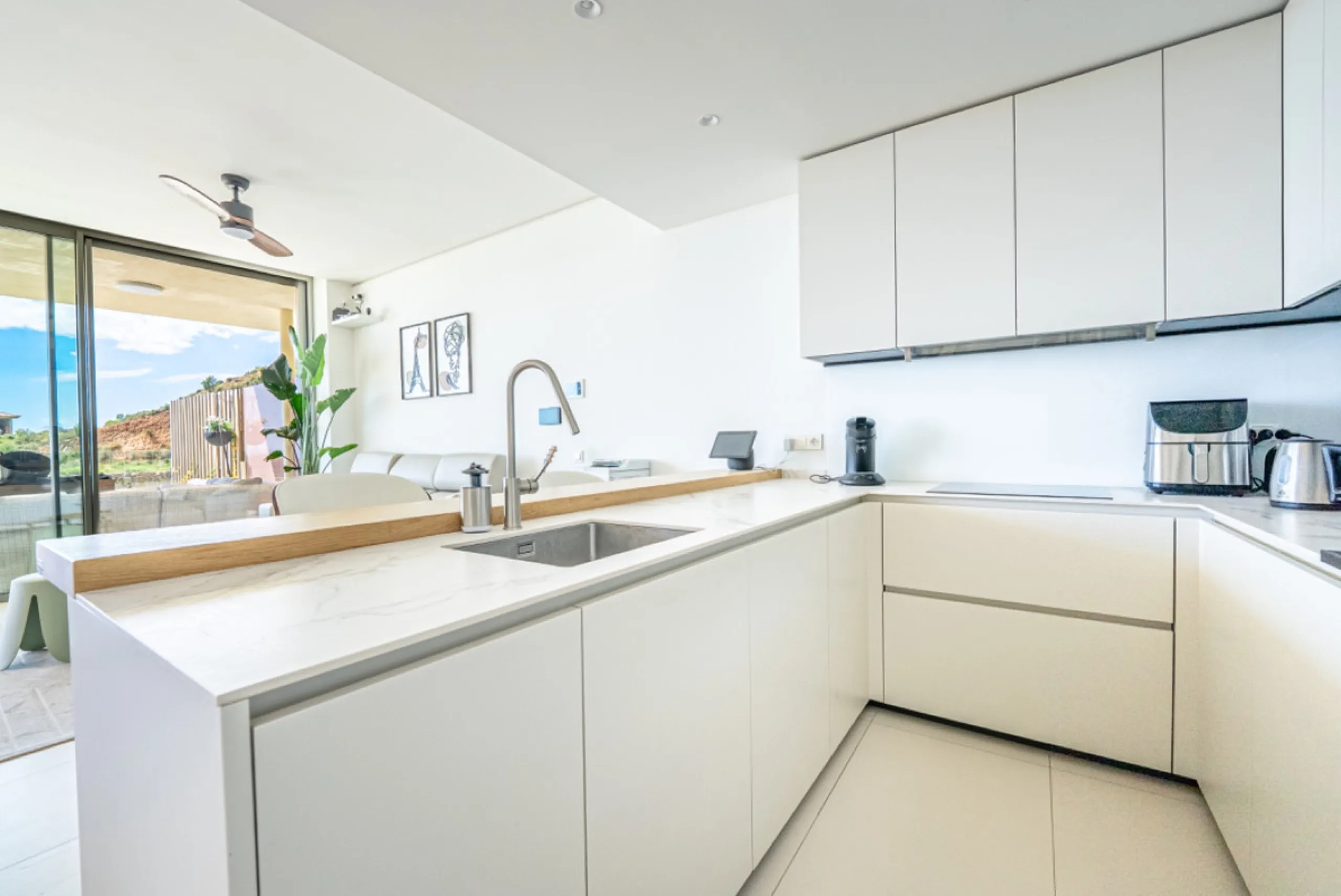Apartment - Ground Floor Apartment в продаже в Fuengirola, Málaga. В доме 3 спален и 2 ванных комнат. Площадь дома 312 м²
