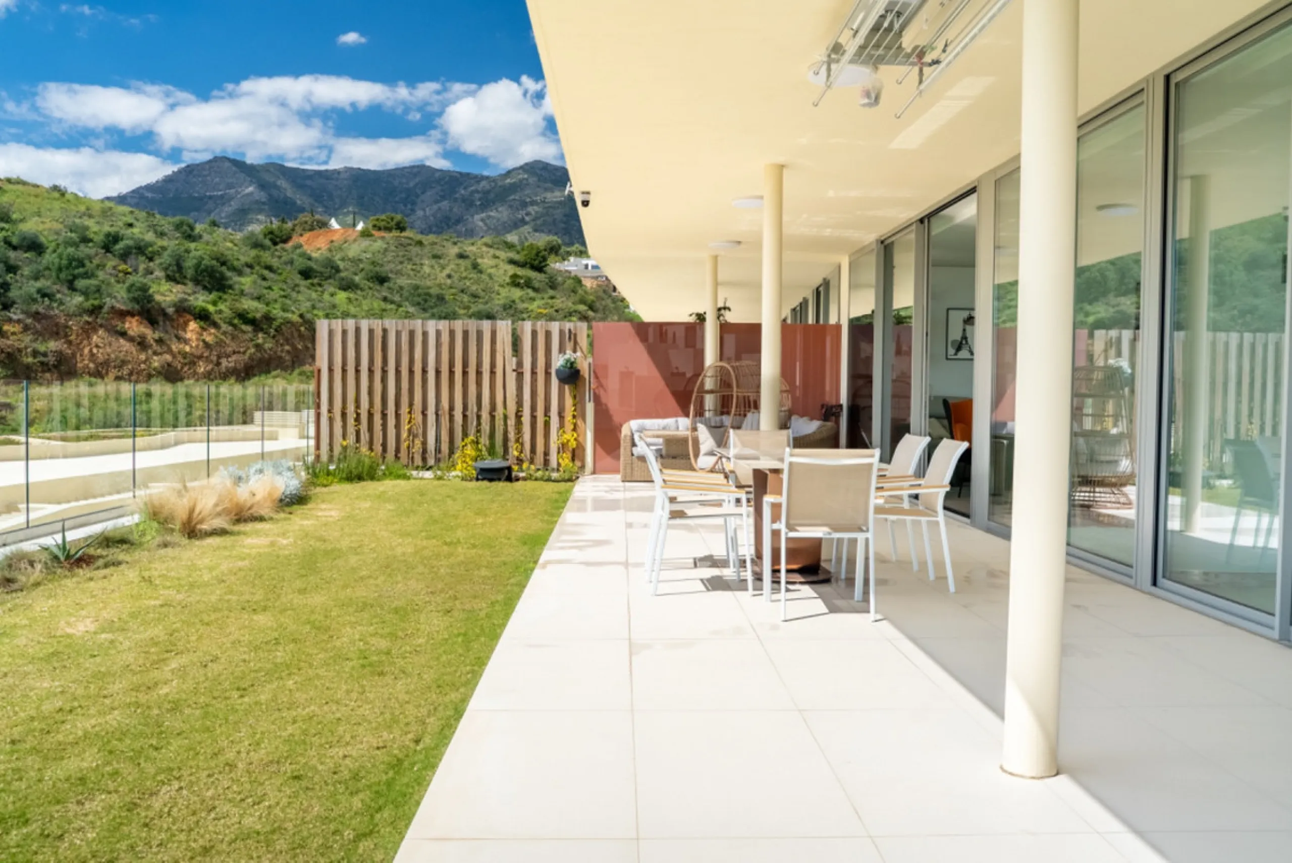 Apartment - Ground Floor Apartment в продаже в Fuengirola, Málaga. В доме 3 спален и 2 ванных комнат. Площадь дома 312 м²