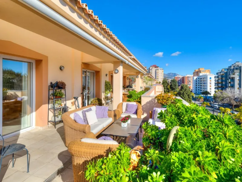 Luxury penthouse in the heart of Fuengirola with spectacular 64 m² terrace