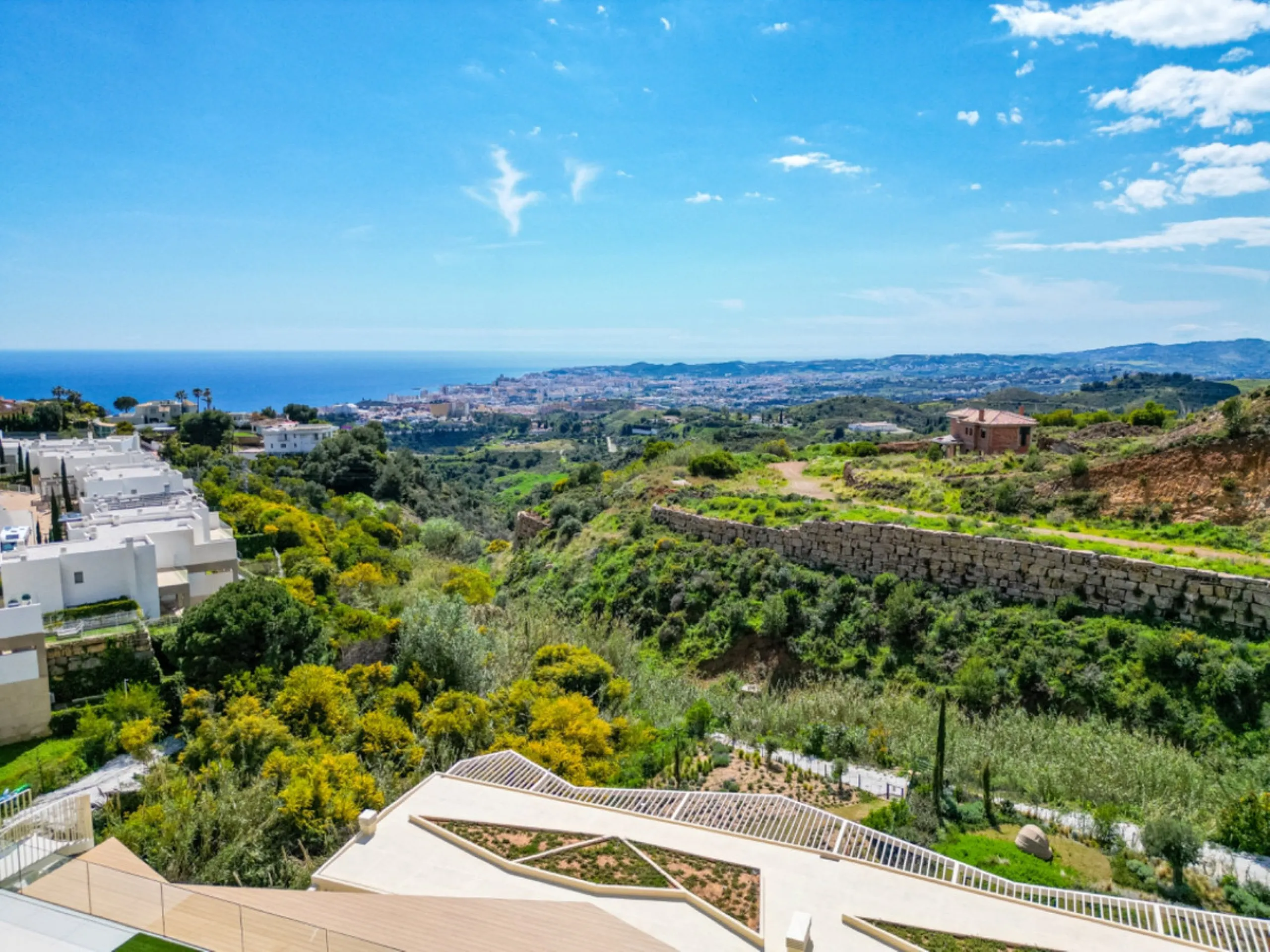 Apartment - Ground Floor Apartment в продаже в Fuengirola, Málaga. В доме 3 спален и 2 ванных комнат. Площадь дома 312 м²