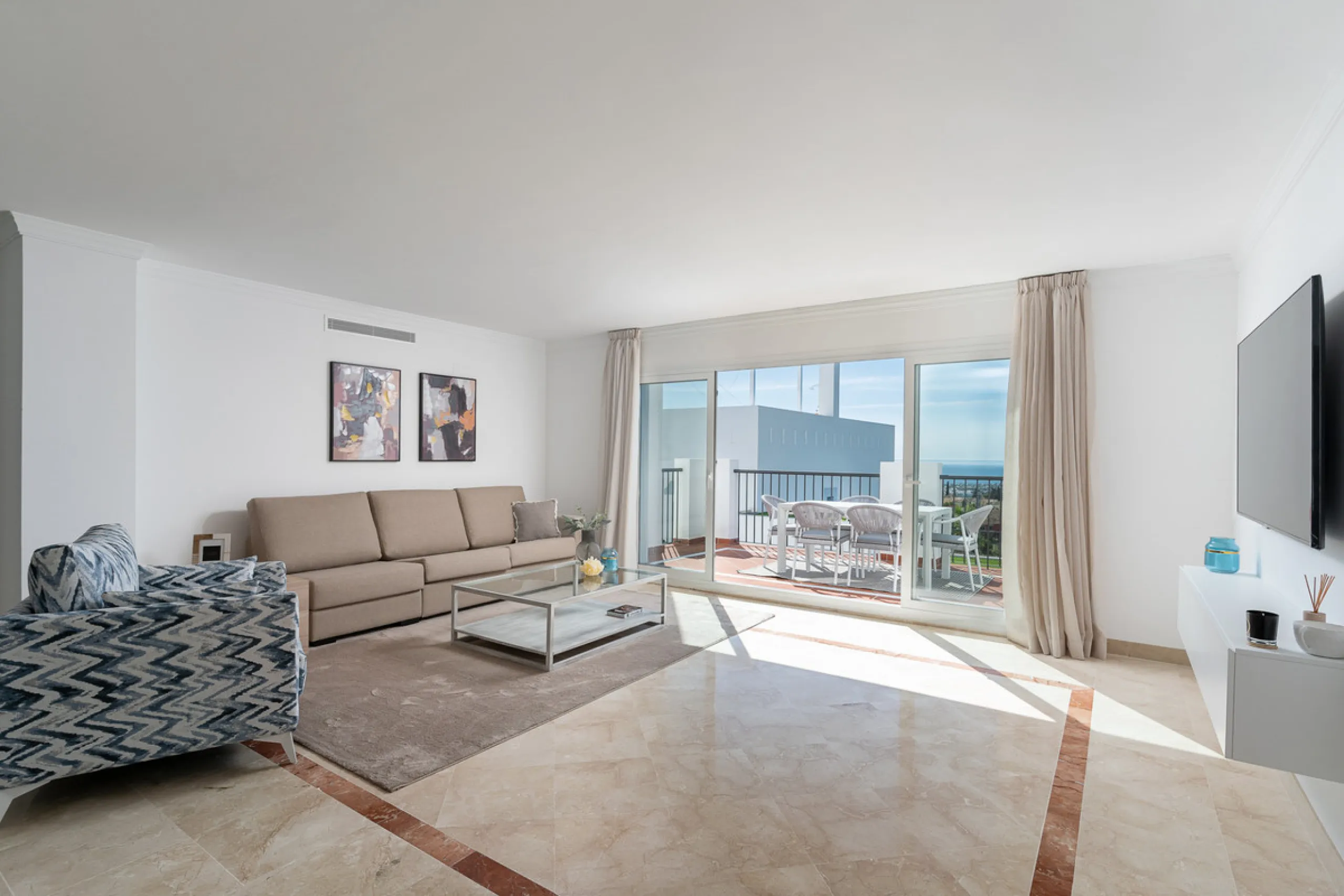 Apartment - Penthouse Duplex в продаже в Benahavís, Málaga. В доме 2 спален и 2 ванных комнат. Площадь дома 108 м²