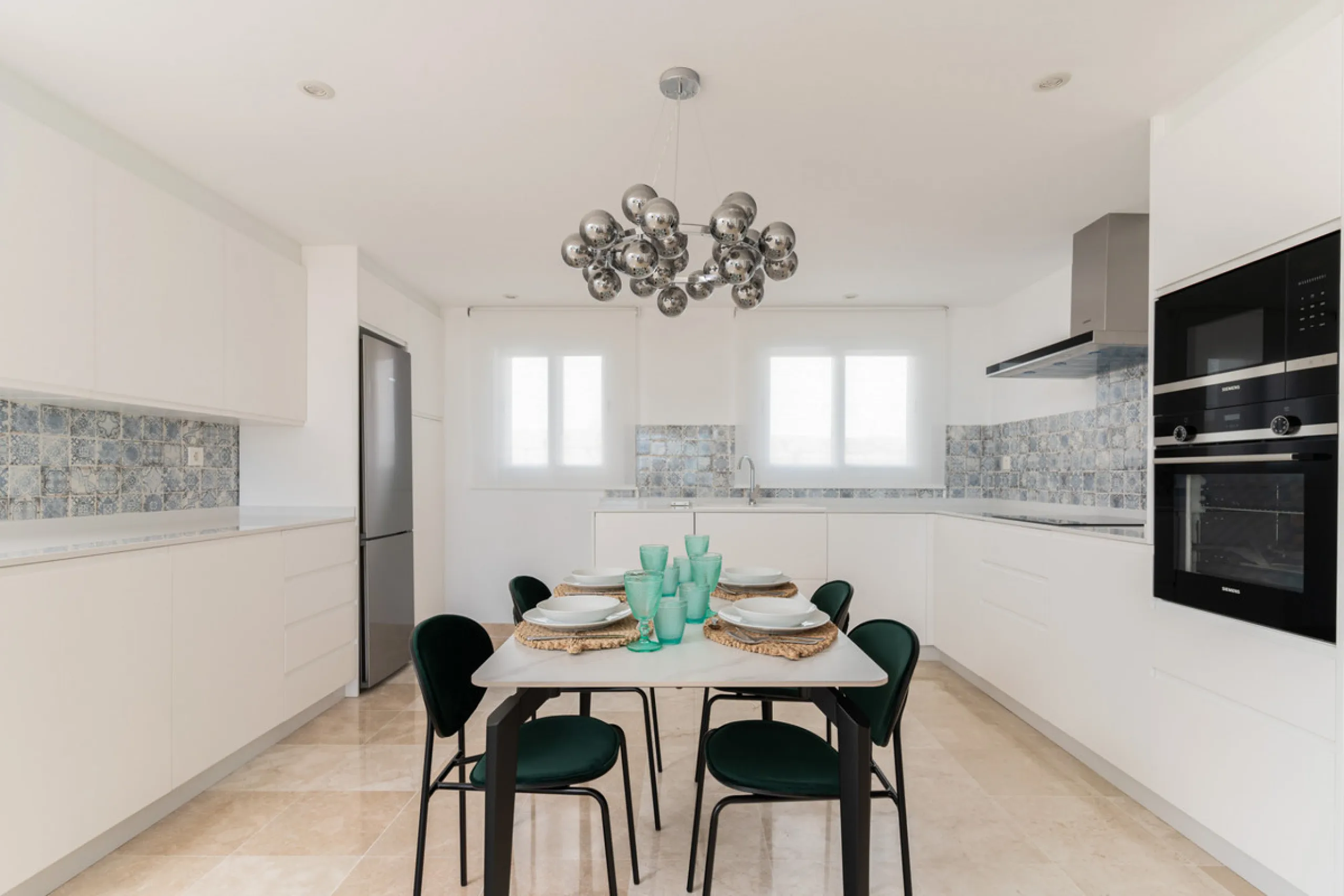 Apartment - Penthouse Duplex в продаже в Benahavís, Málaga. В доме 2 спален и 2 ванных комнат. Площадь дома 108 м²