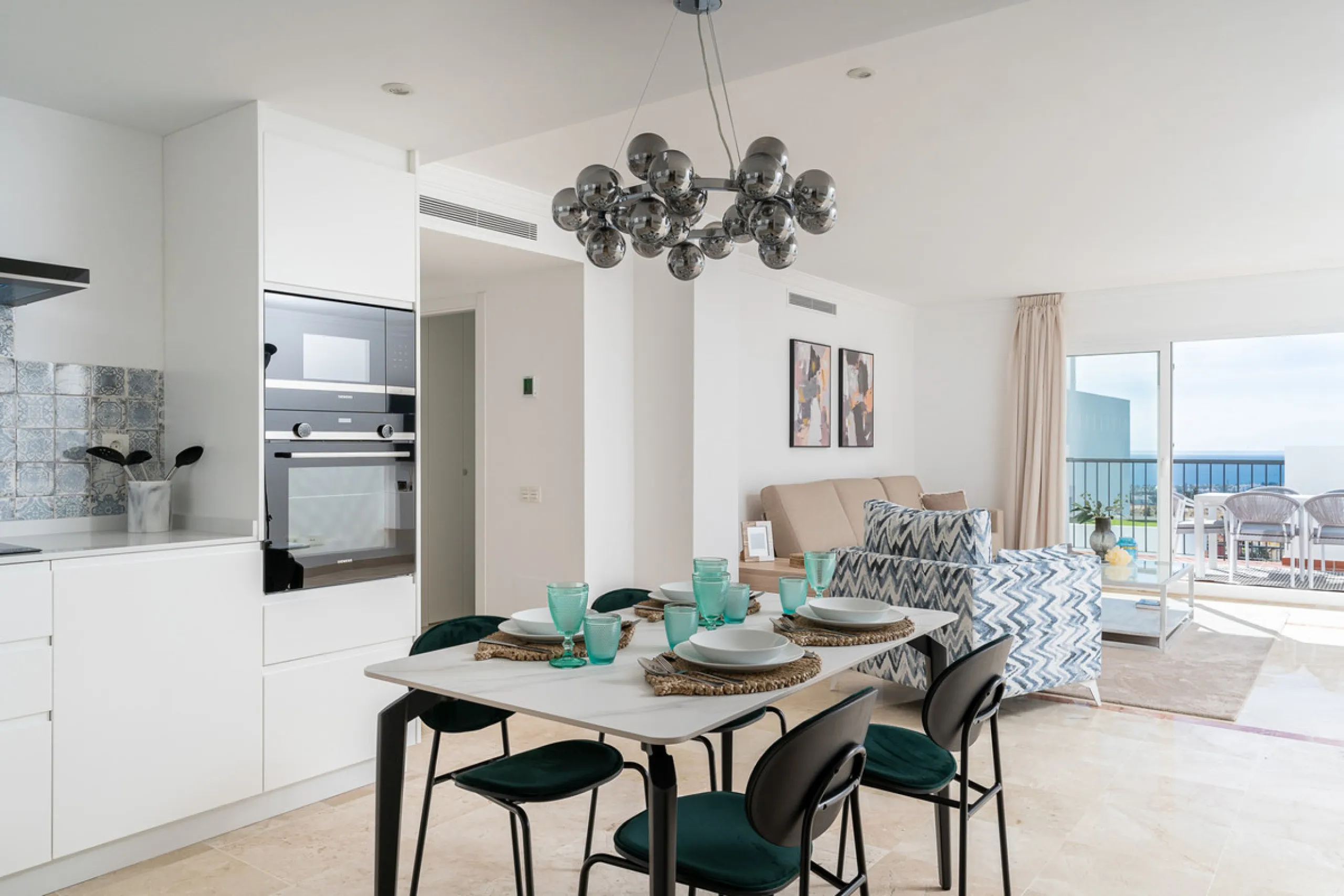 Apartment - Penthouse Duplex в продаже в Benahavís, Málaga. В доме 2 спален и 2 ванных комнат. Площадь дома 108 м²