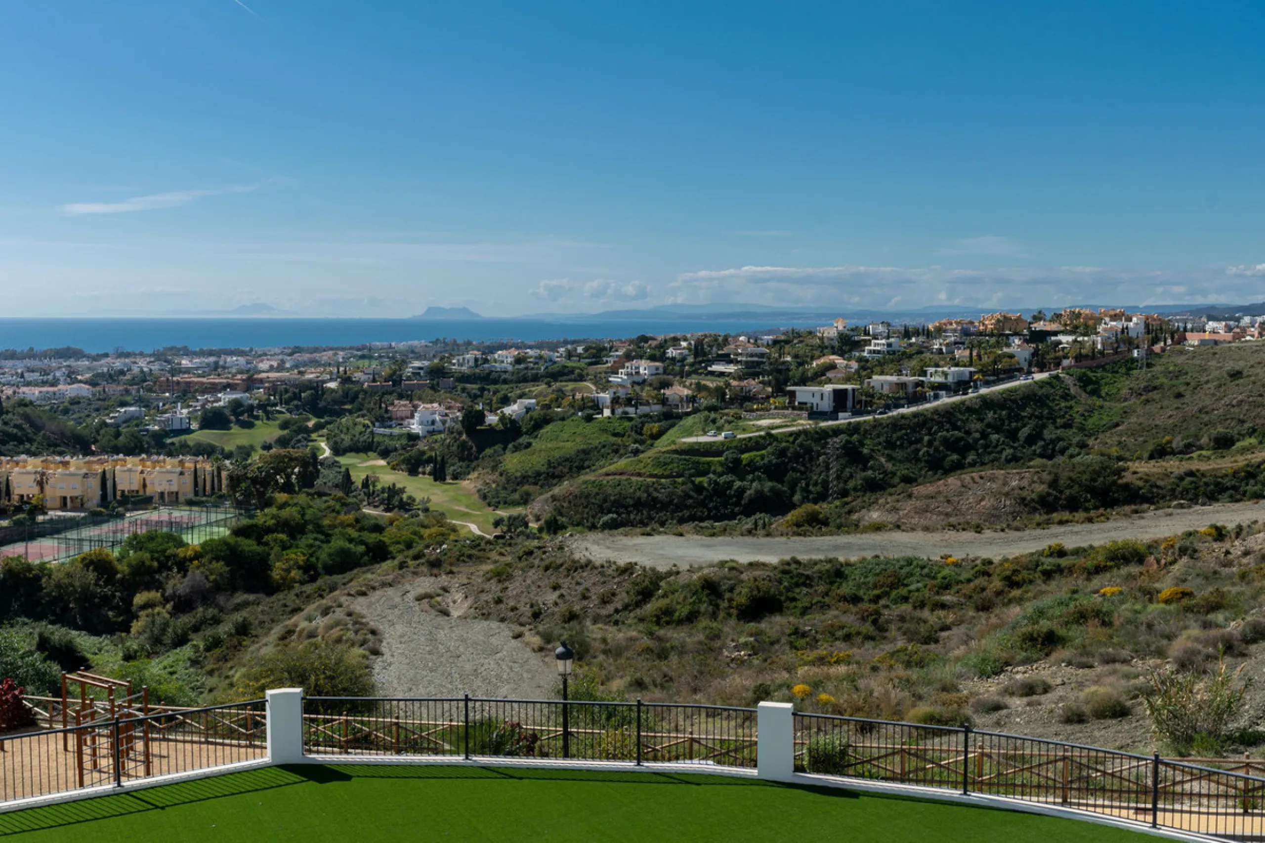 Apartment - Penthouse Duplex в продаже в Benahavís, Málaga. В доме 2 спален и 2 ванных комнат. Площадь дома 108 м²
