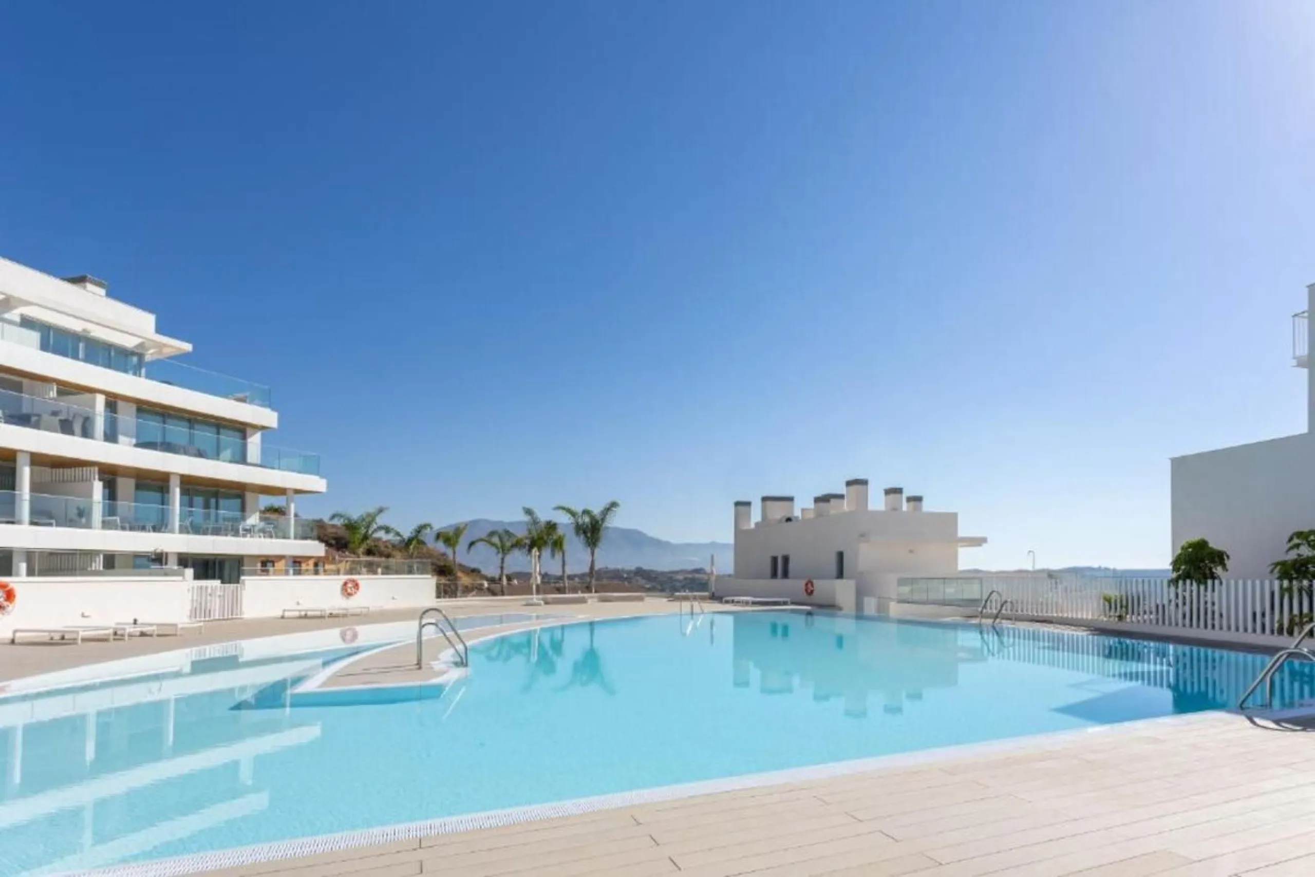 Apartment - Ground Floor Apartment в продаже в Mijas, Málaga. В доме 2 спален и 2 ванных комнат. Площадь дома 122 м². Площадь участка 10 м²