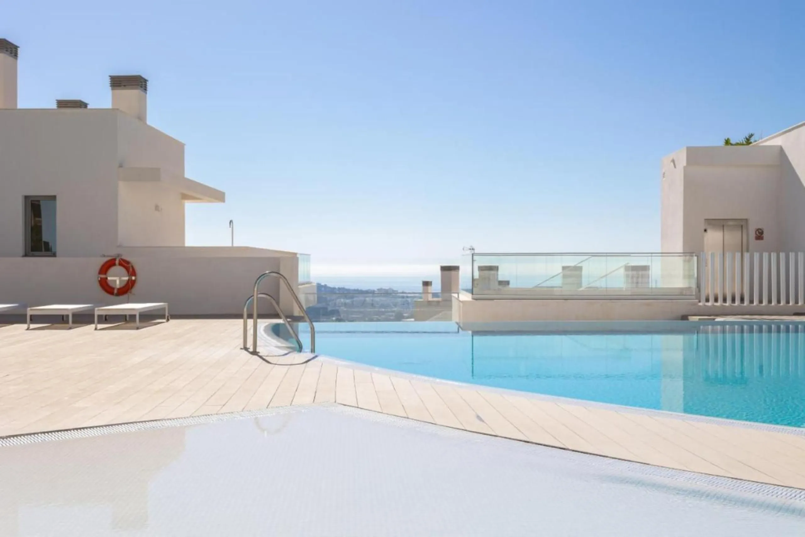 Apartment - Ground Floor Apartment в продаже в Mijas, Málaga. В доме 2 спален и 2 ванных комнат. Площадь дома 122 м². Площадь участка 10 м²