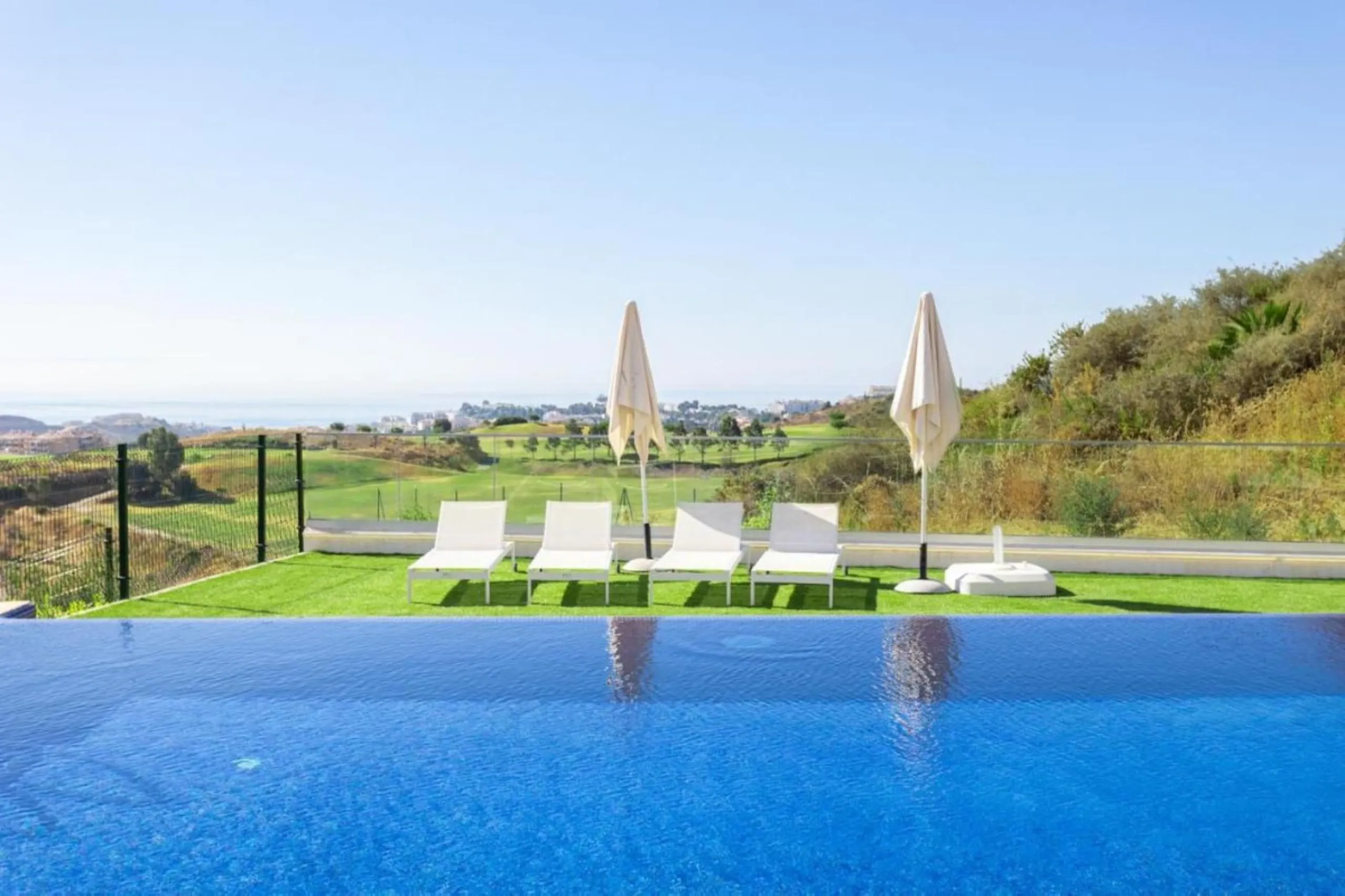 Apartment - Ground Floor Apartment в продаже в Mijas, Málaga. В доме 2 спален и 2 ванных комнат. Площадь дома 122 м². Площадь участка 10 м²