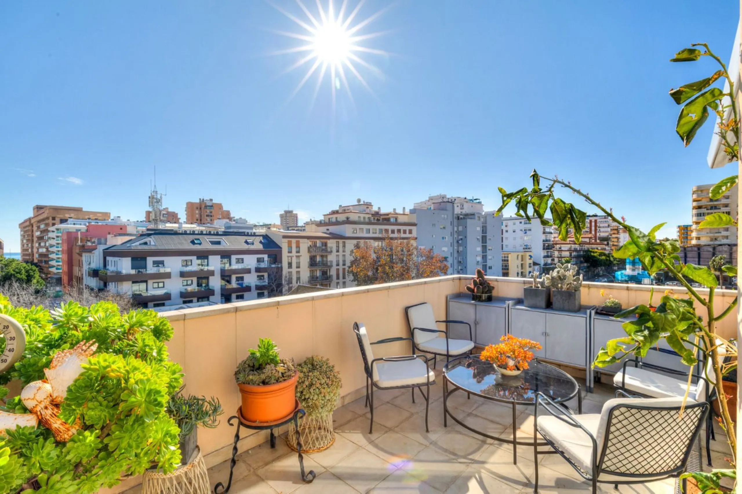Luxury penthouse in the heart of Fuengirola with spectacular 64 m² terrace