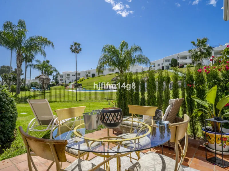 This fantastic one-bedroom, one-bathroom apartment is located in the exclusive gated community of Azahara I, offering a privileged setting and the best position within the complex.