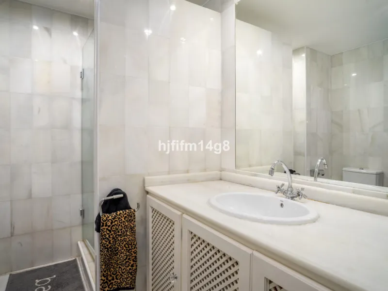 Apartment - Ground Floor Apartment в продаже в Marbella, Málaga. В доме 1 спален и 1 ванных комнат. Площадь дома 73 м²