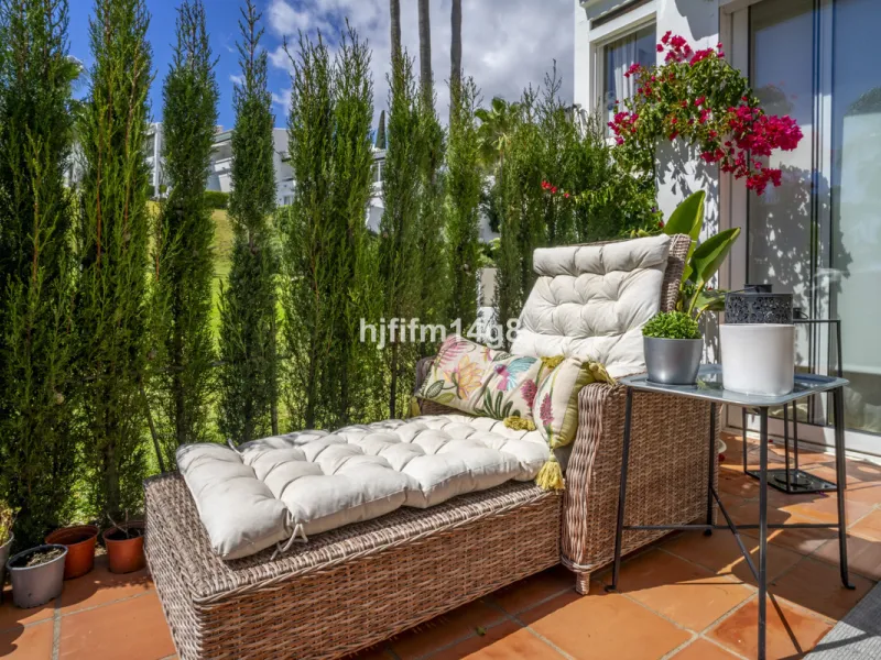 Apartment - Ground Floor Apartment в продаже в Marbella, Málaga. В доме 1 спален и 1 ванных комнат. Площадь дома 73 м²