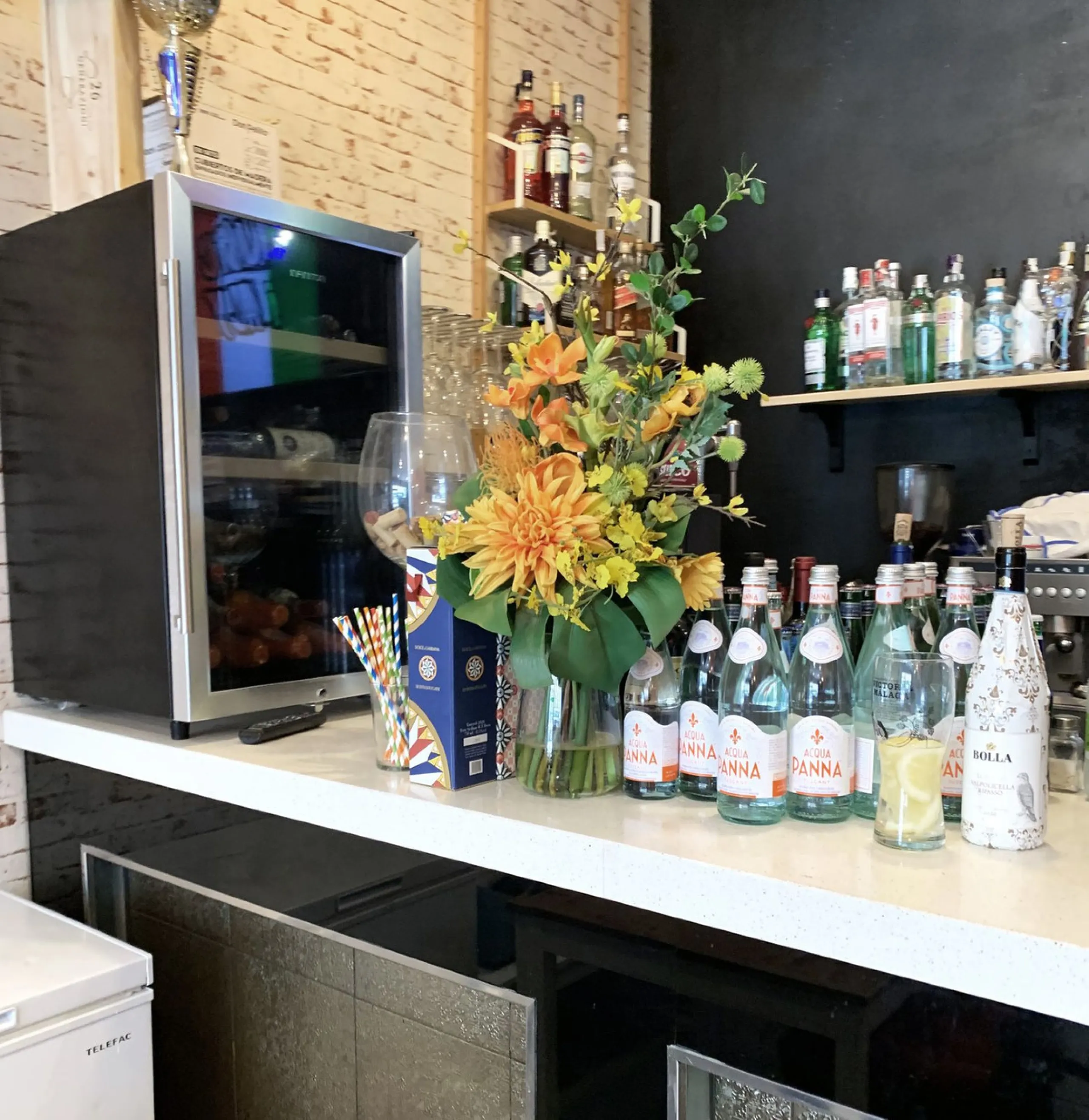 Commercial premises with an Italian restaurant for sale in Nueva Andalucia.