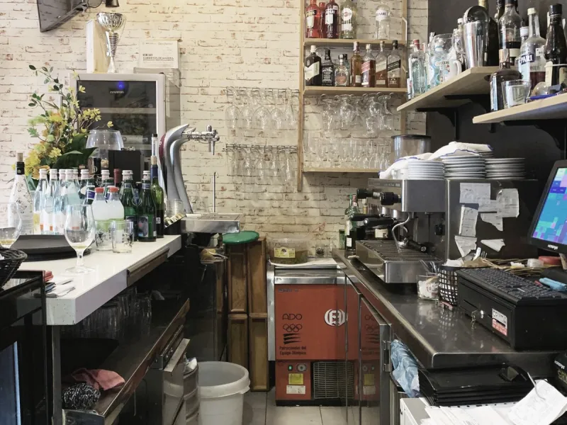 Commercial premises with an Italian restaurant for sale in Nueva Andalucia.