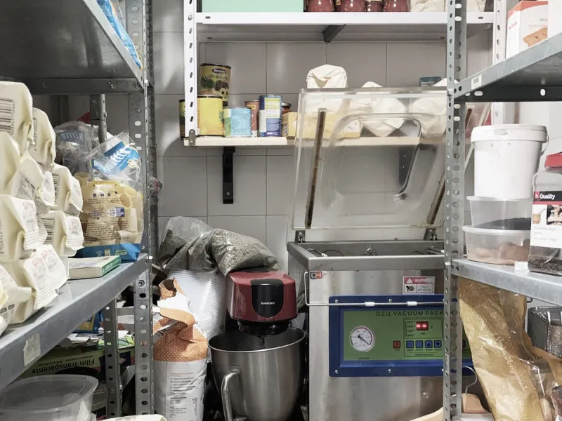 Commercial premises with an Italian restaurant for sale in Nueva Andalucia.