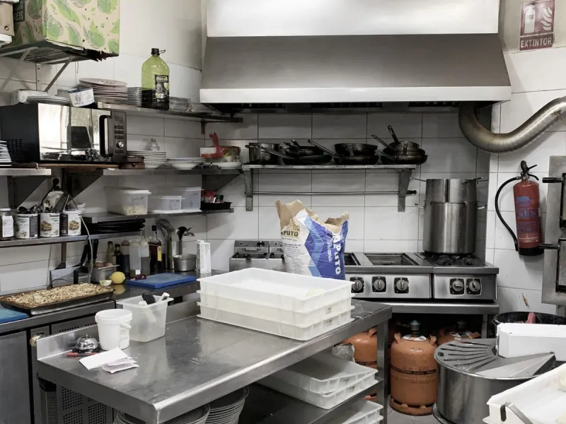 Commercial premises with an Italian restaurant for sale in Nueva Andalucia.