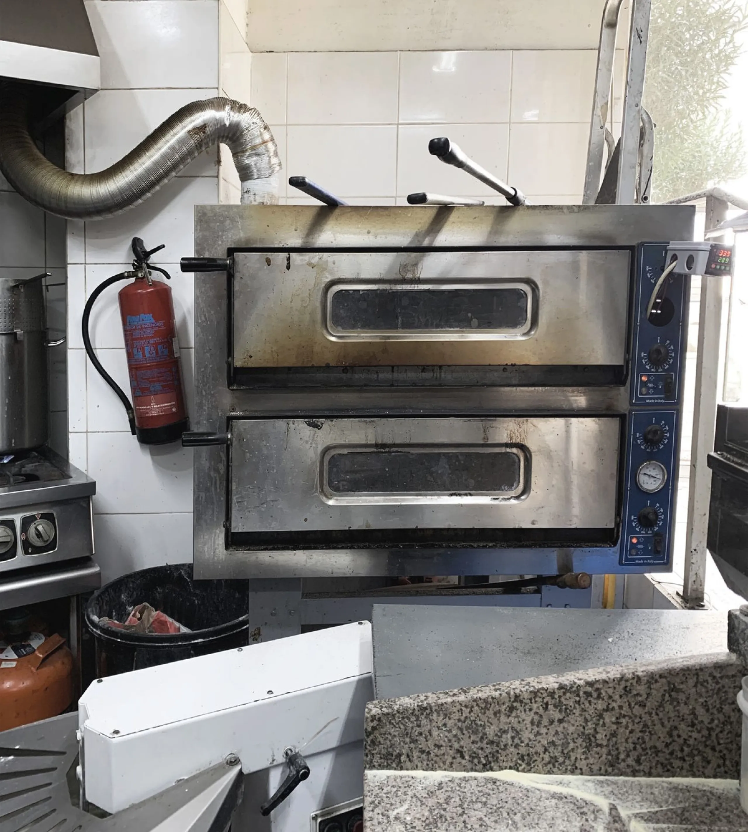 Commercial premises with an Italian restaurant for sale in Nueva Andalucia.