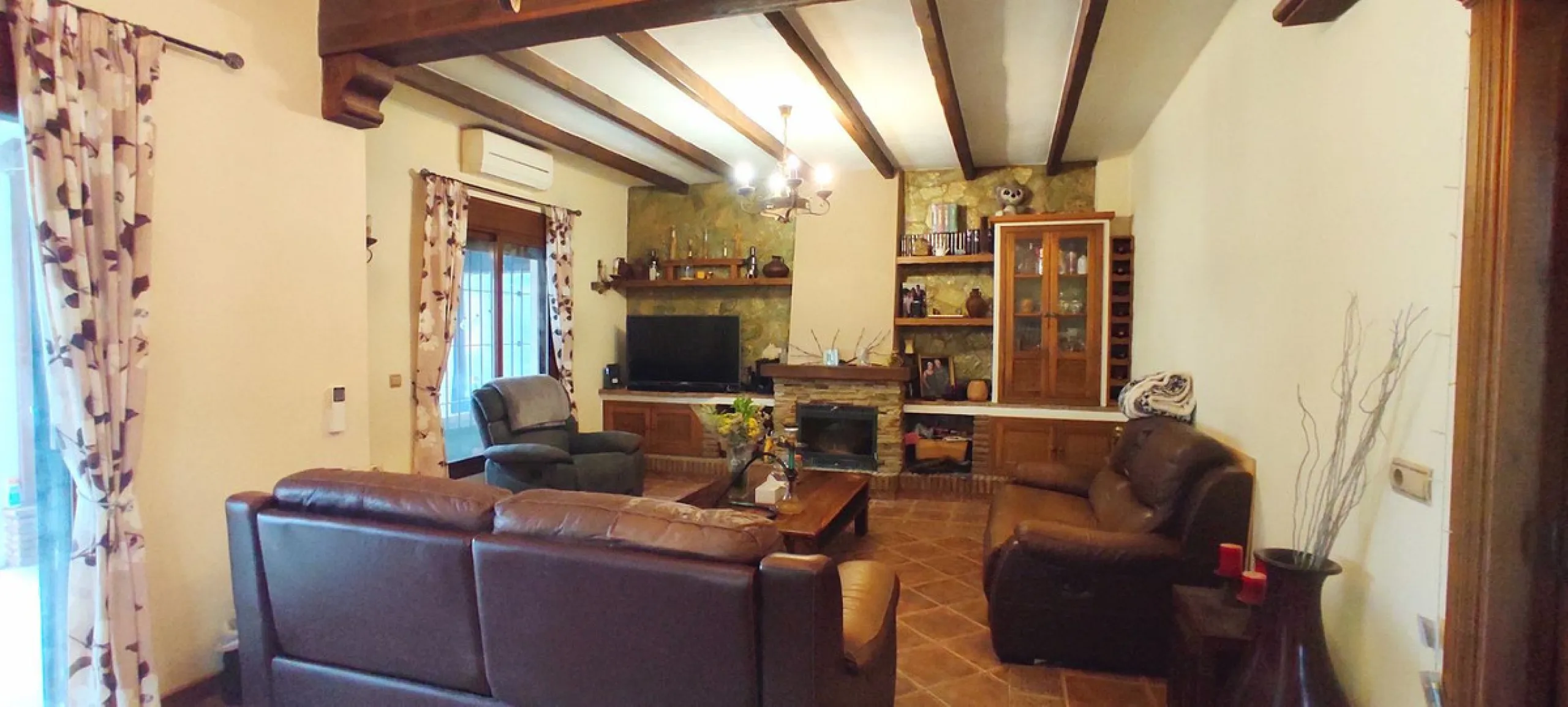 House - Detached Villa в продаже в Alhaurín el Grande, Málaga. В доме 4 спален и 3 ванных комнат. Площадь дома 190 м². Площадь участка 1000 м²