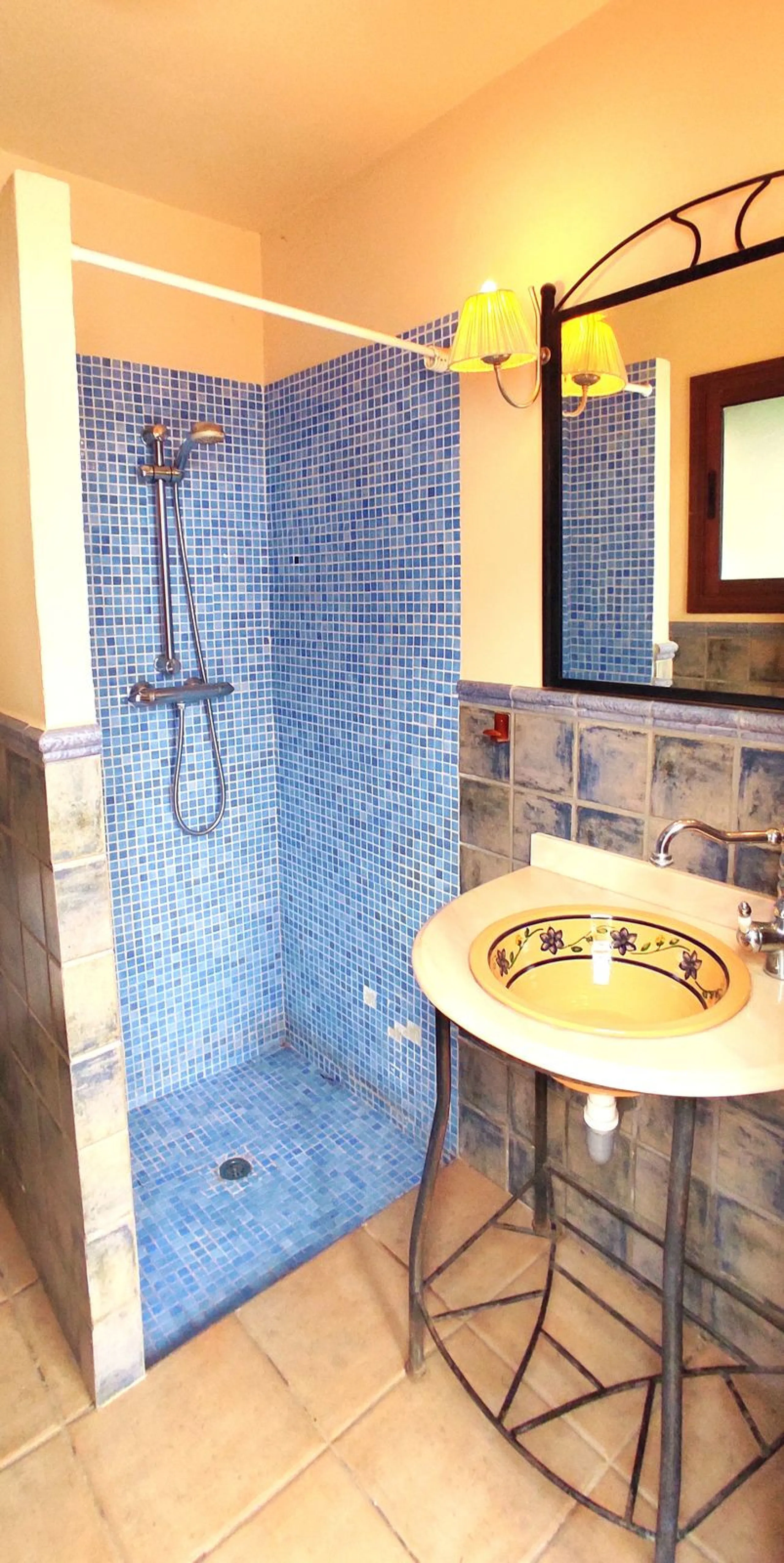House - Detached Villa в продаже в Alhaurín el Grande, Málaga. В доме 4 спален и 3 ванных комнат. Площадь дома 190 м². Площадь участка 1000 м²