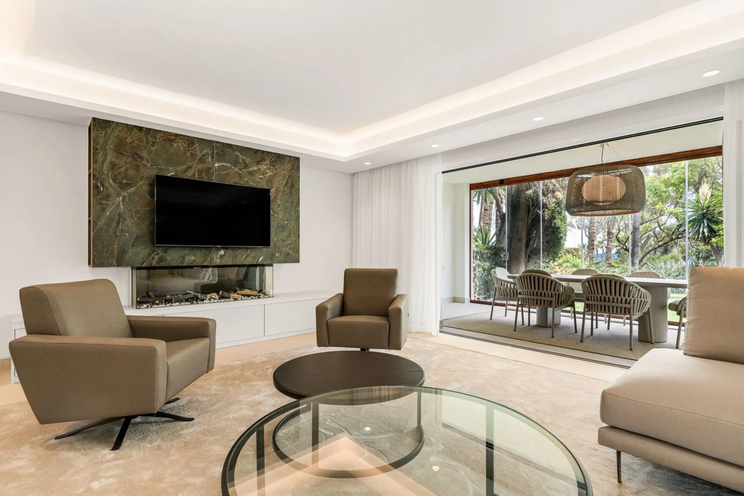 Frontline Beach luxury townhouse completely renovated  in the New Golden Mile