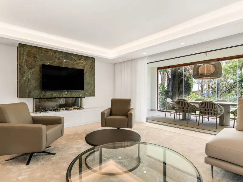 Frontline Beach luxury townhouse completely renovated  in the New Golden Mile
