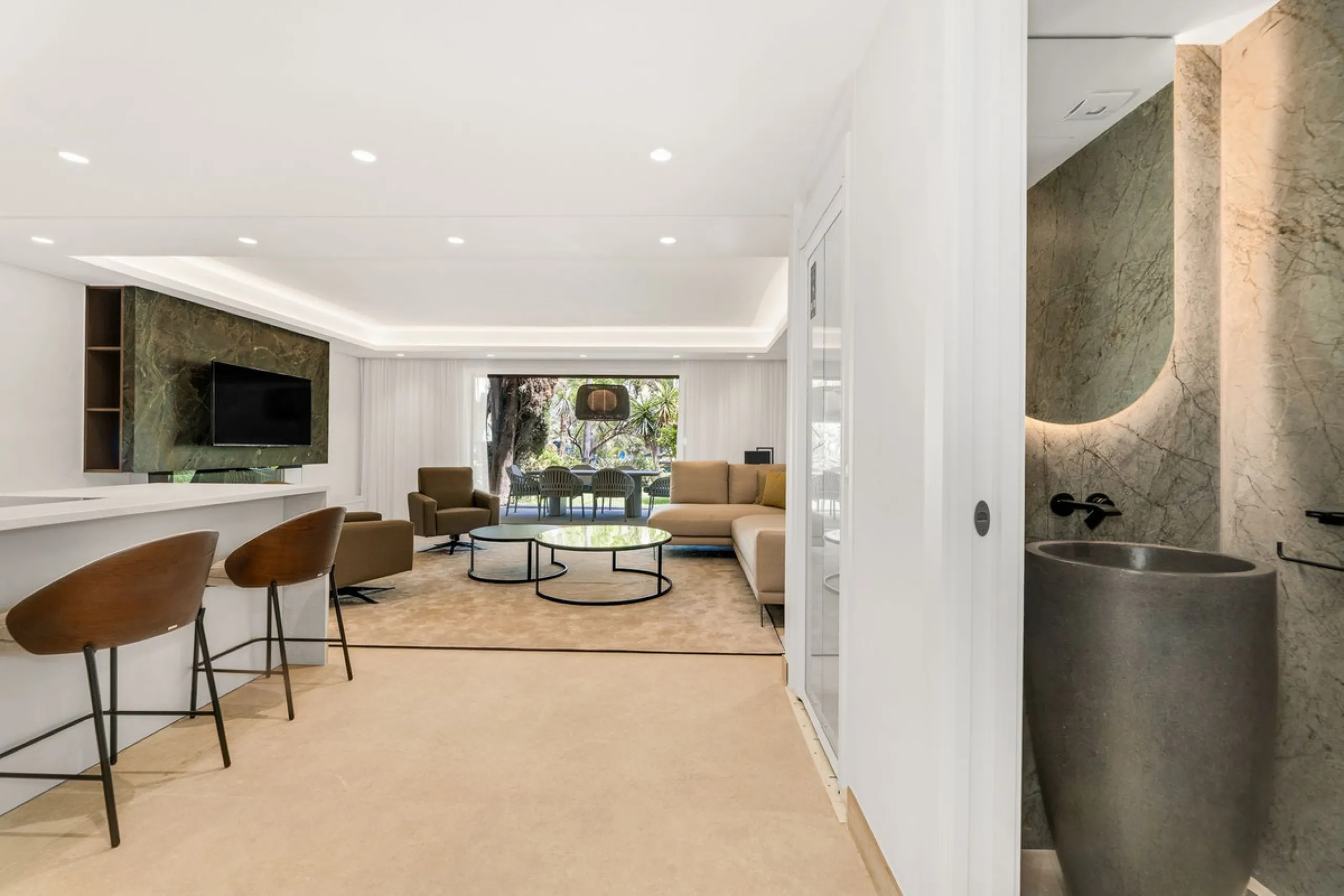 Frontline Beach luxury townhouse completely renovated  in the New Golden Mile