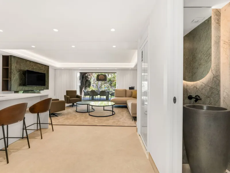 Frontline Beach luxury townhouse completely renovated  in the New Golden Mile