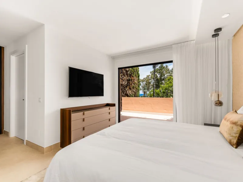 Frontline Beach luxury townhouse completely renovated  in the New Golden Mile
