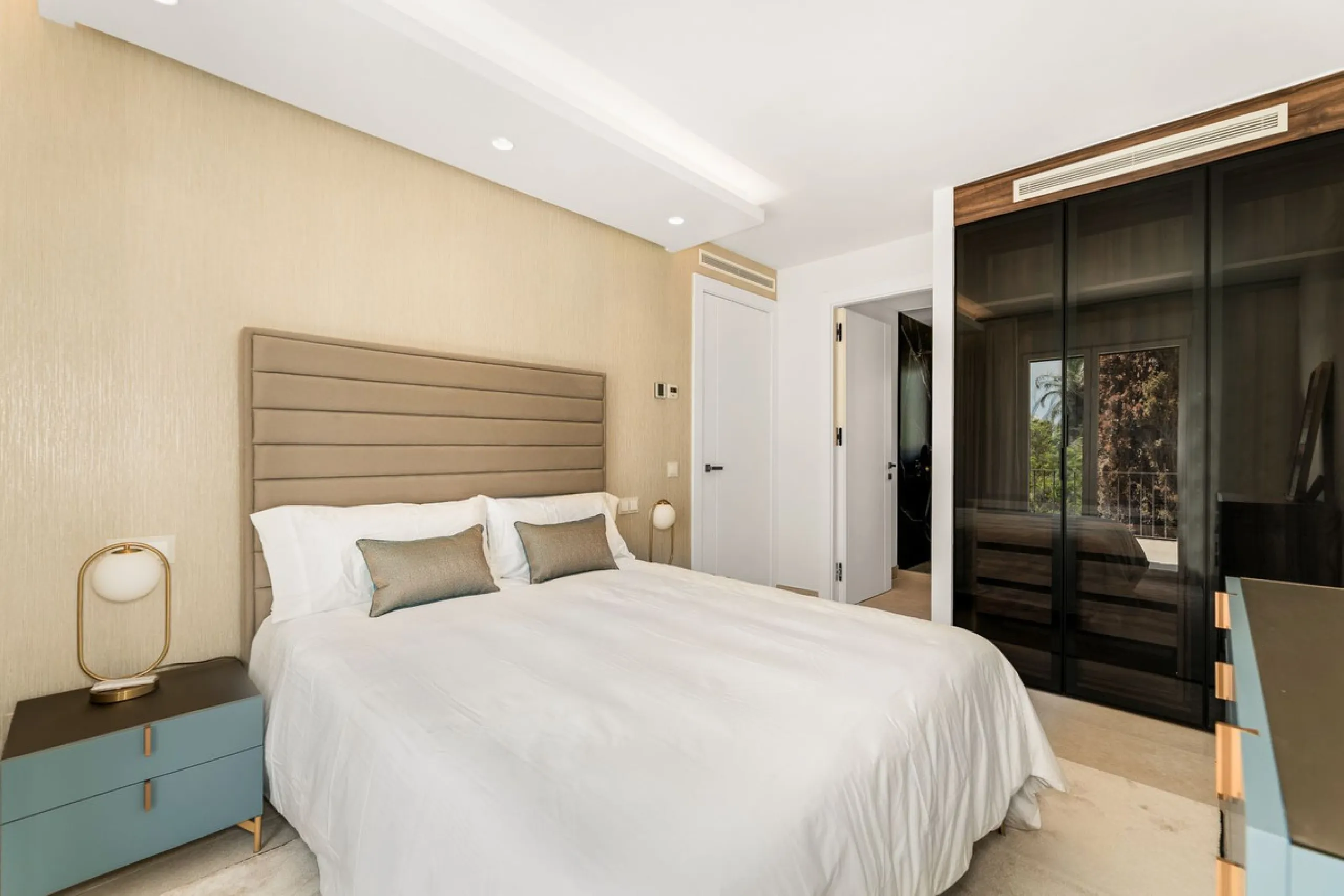 Frontline Beach luxury townhouse completely renovated  in the New Golden Mile