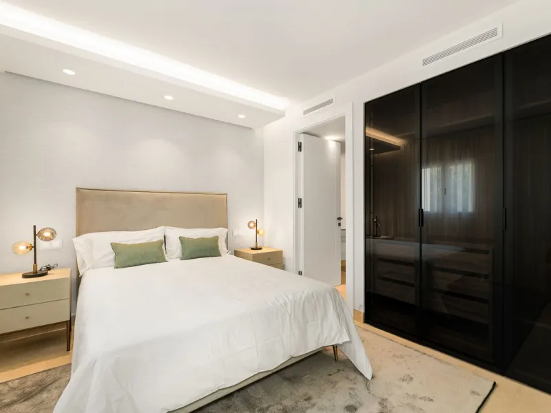 Frontline Beach luxury townhouse completely renovated  in the New Golden Mile