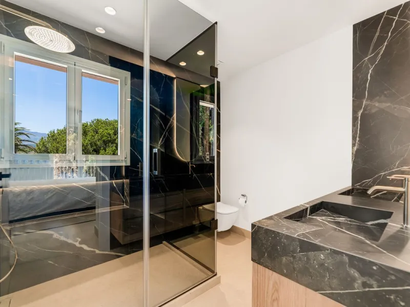 Frontline Beach luxury townhouse completely renovated  in the New Golden Mile