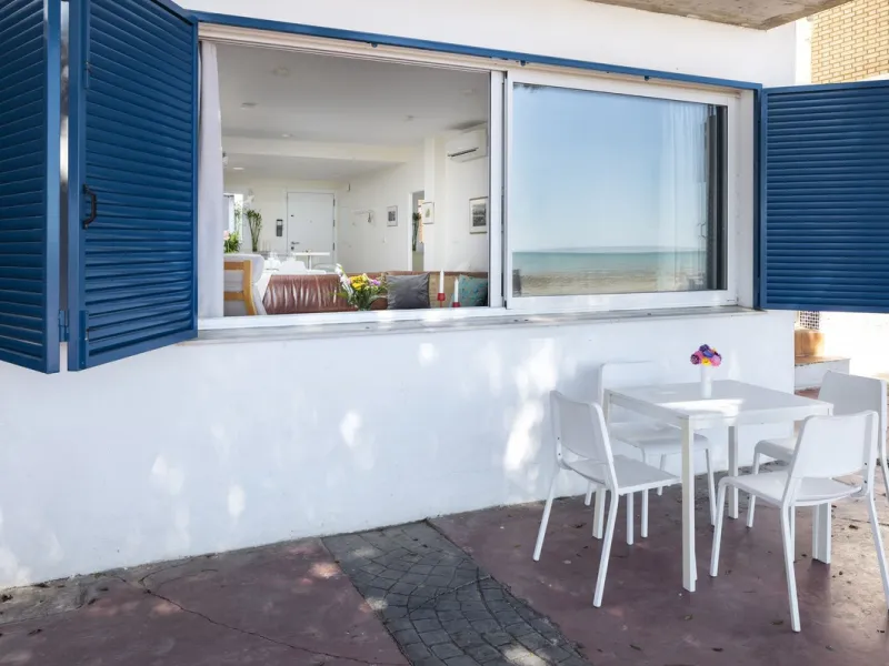 Exclusive Beachfront Home with Unrivalled Sea Views in El Palo, Málaga