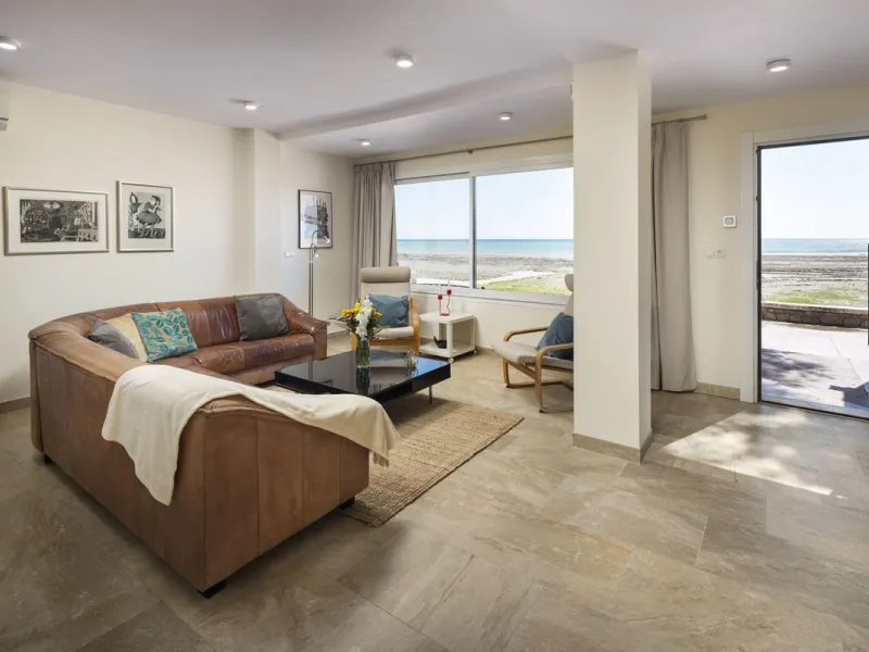 Exclusive Beachfront Home with Unrivalled Sea Views in El Palo, Málaga