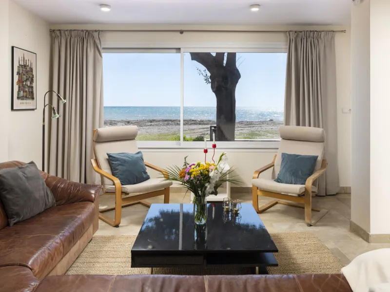 Exclusive Beachfront Home with Unrivalled Sea Views in El Palo, Málaga