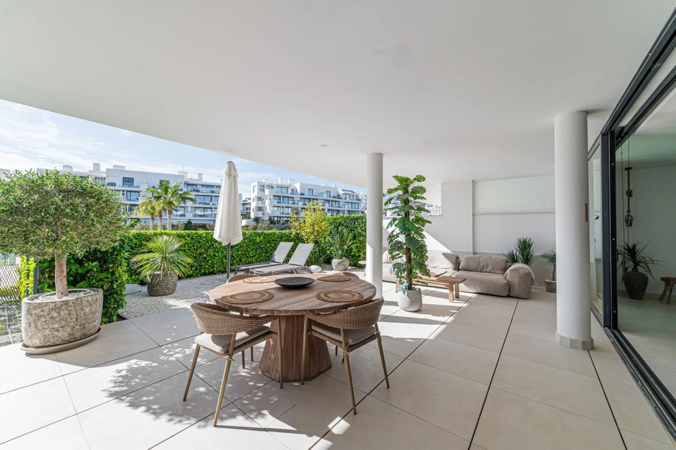 Apartment - Ground Floor Apartment в продаже в Fuengirola, Málaga. В доме 2 спален и 2 ванных комнат. Площадь дома 101 м². Площадь участка 34 м²