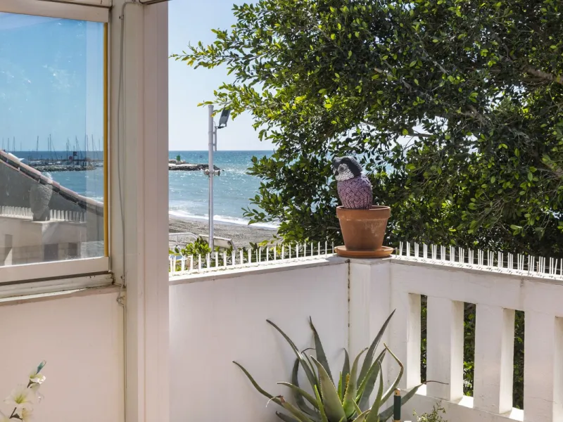 Exclusive Beachfront Home with Unrivalled Sea Views in El Palo, Málaga