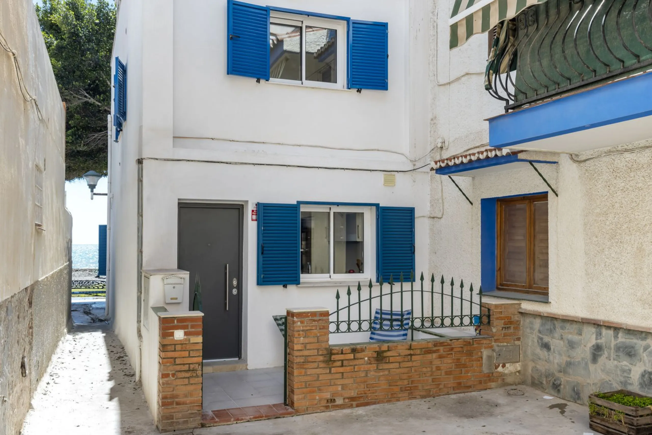 Exclusive Beachfront Home with Unrivalled Sea Views in El Palo, Málaga