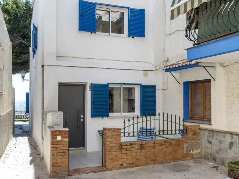 Exclusive Beachfront Home with Unrivalled Sea Views in El Palo, Málaga