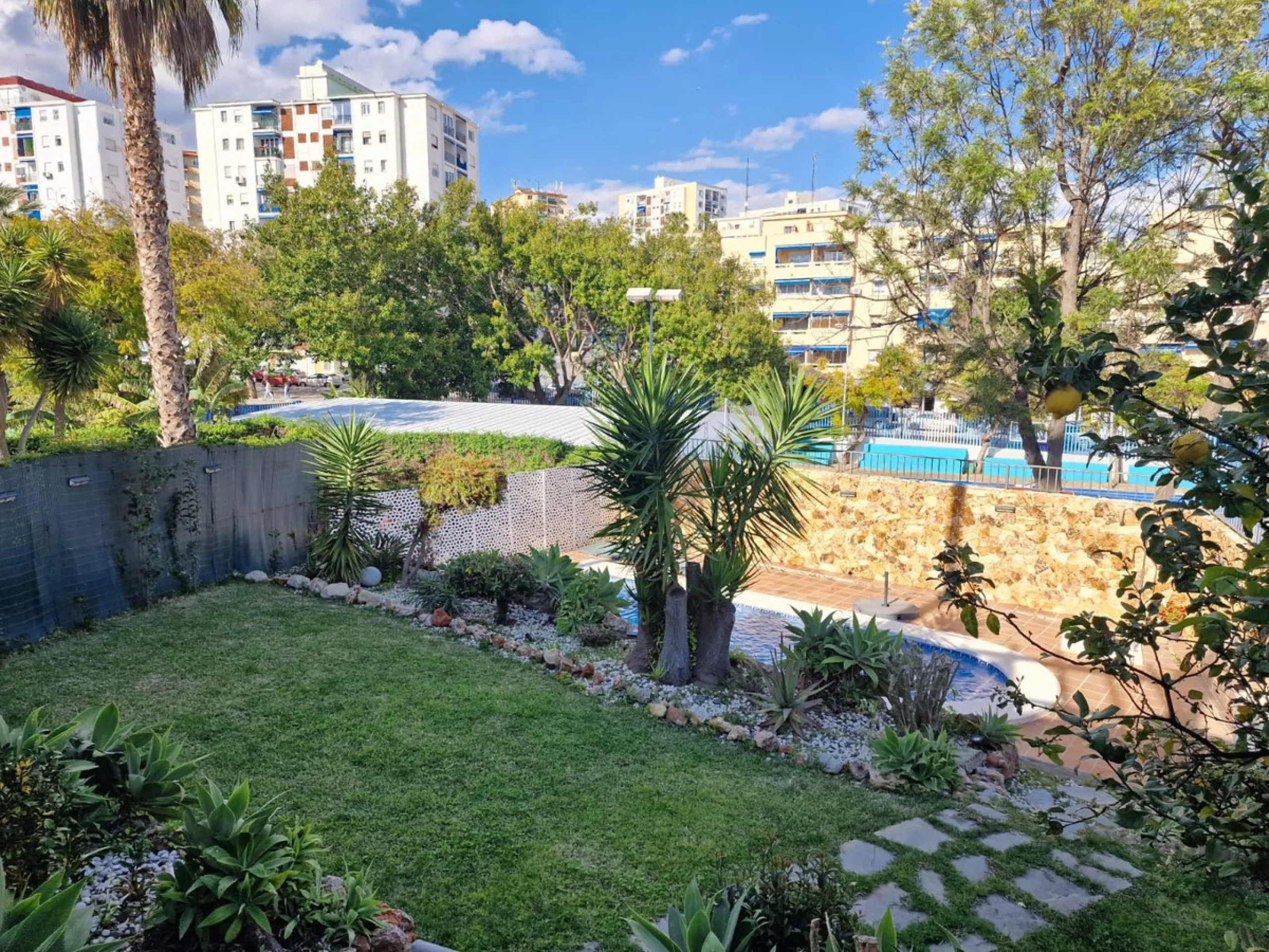 Semi-detached villa in the center of Marbella.