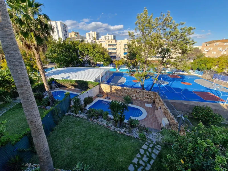 Semi-detached villa in the center of Marbella.