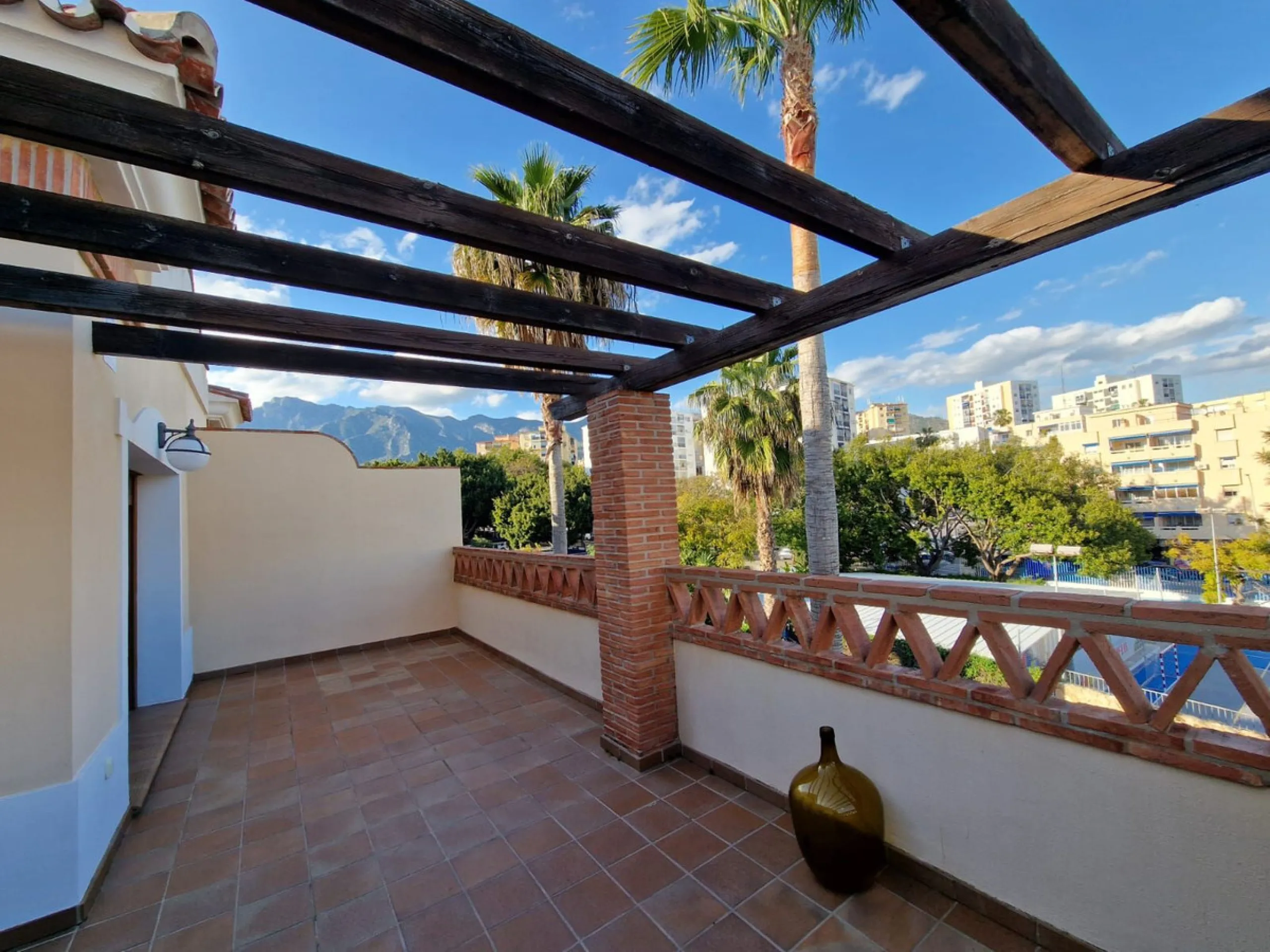 Semi-detached villa in the center of Marbella.