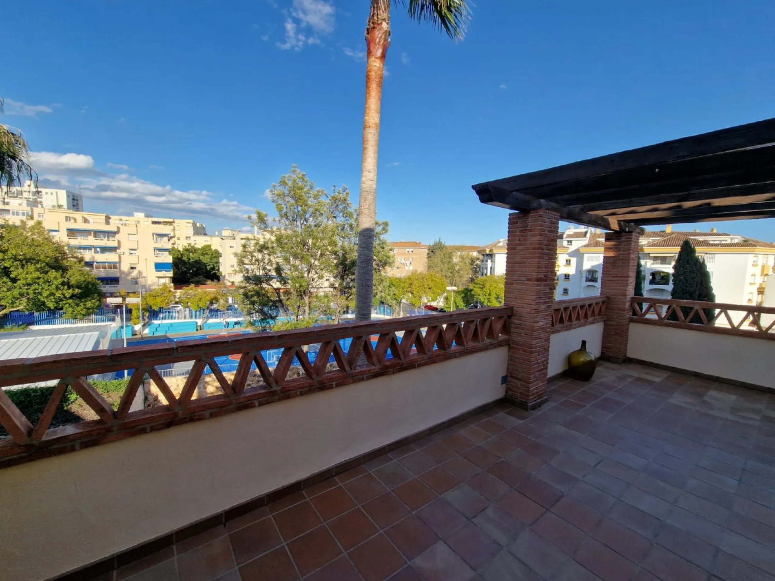 Semi-detached villa in the center of Marbella.