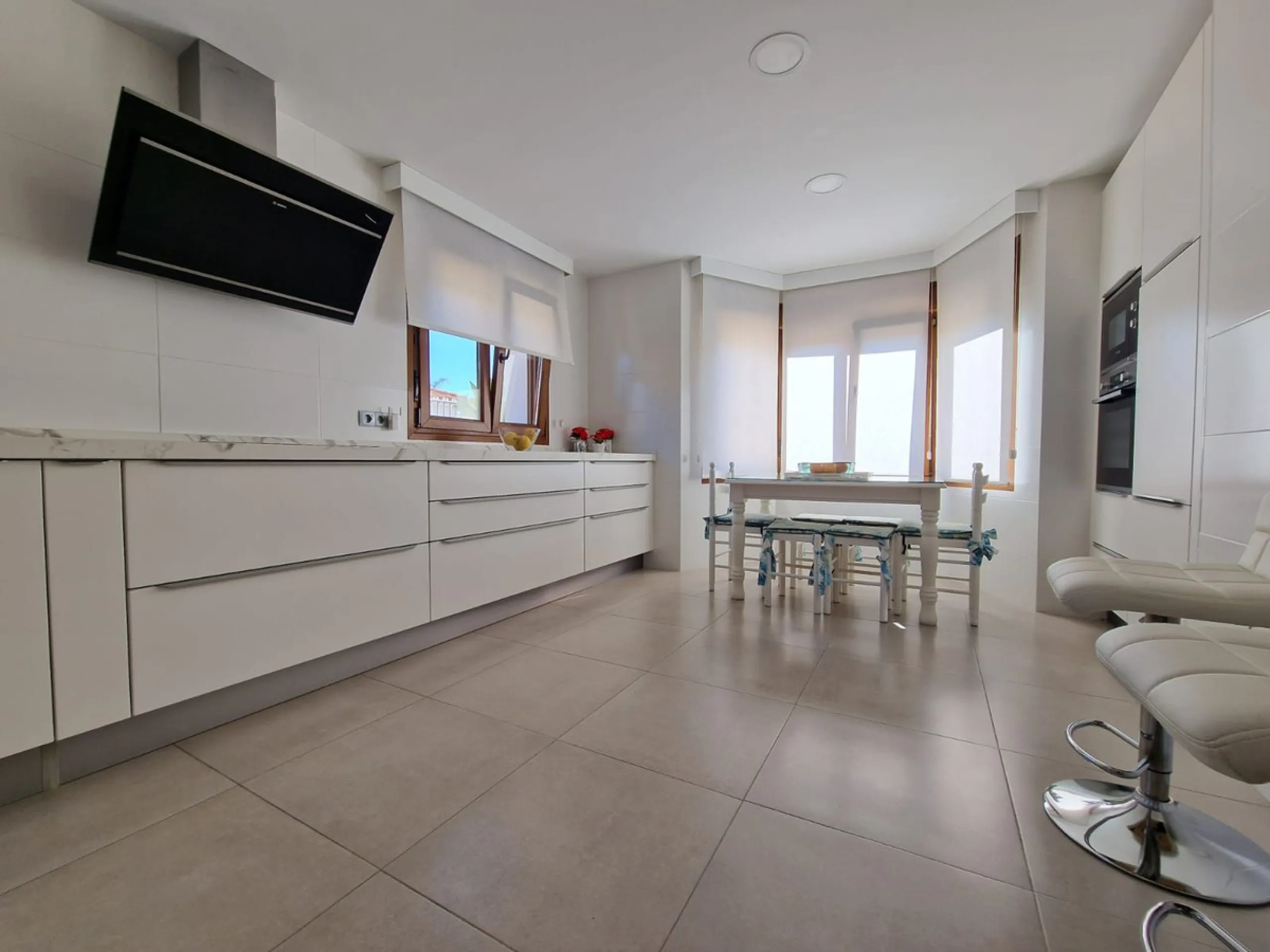 Semi-detached villa in the center of Marbella.