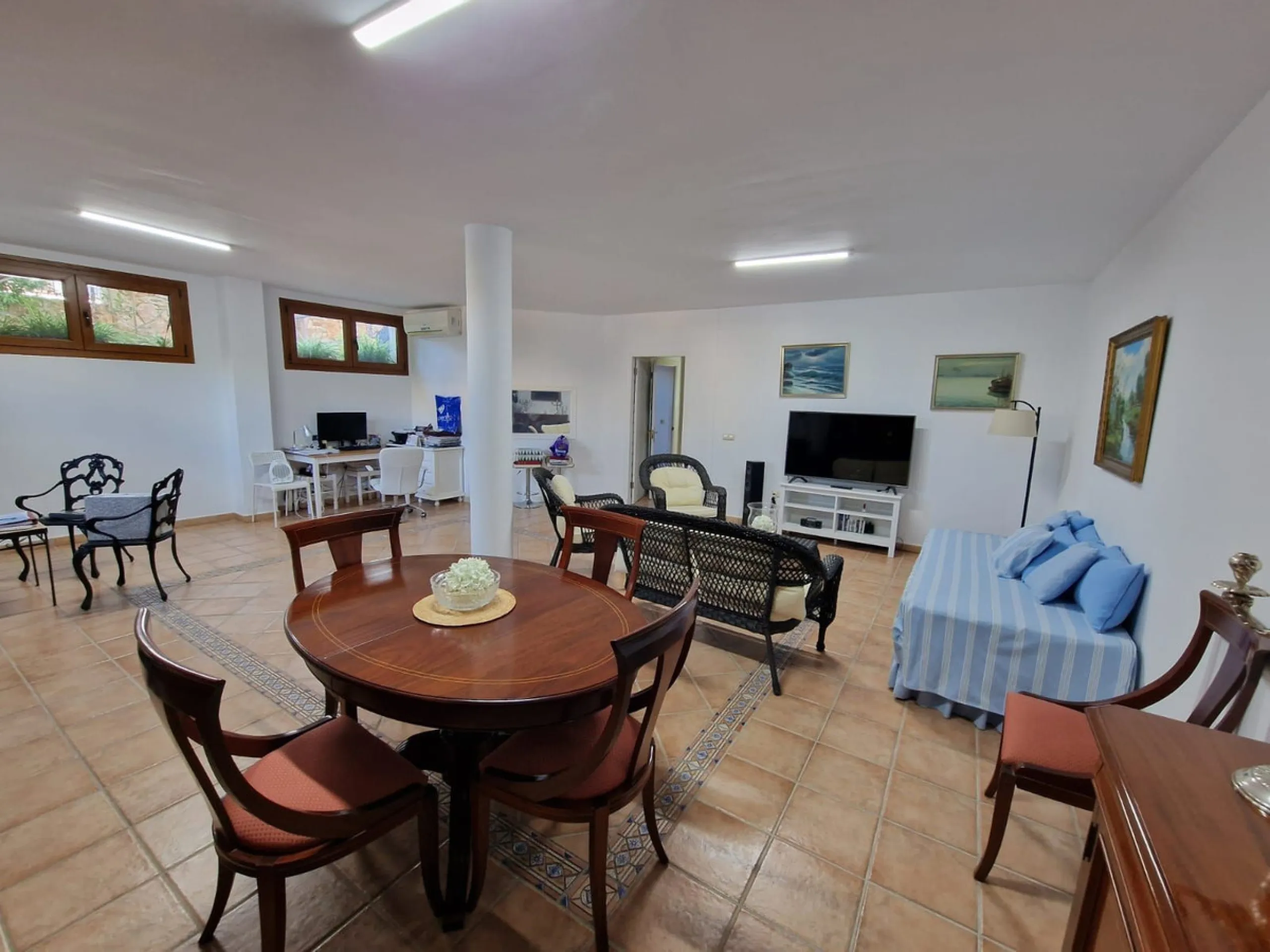 Semi-detached villa in the center of Marbella.