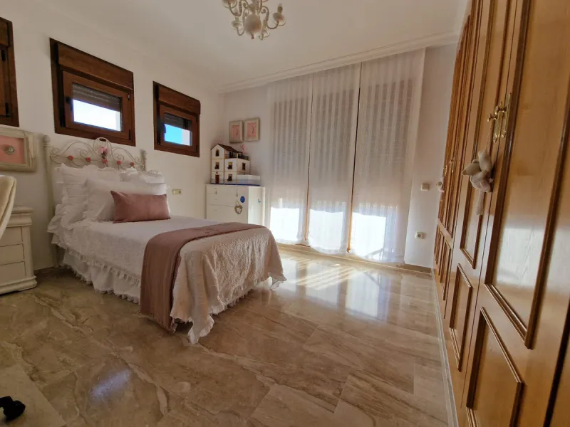Semi-detached villa in the center of Marbella.