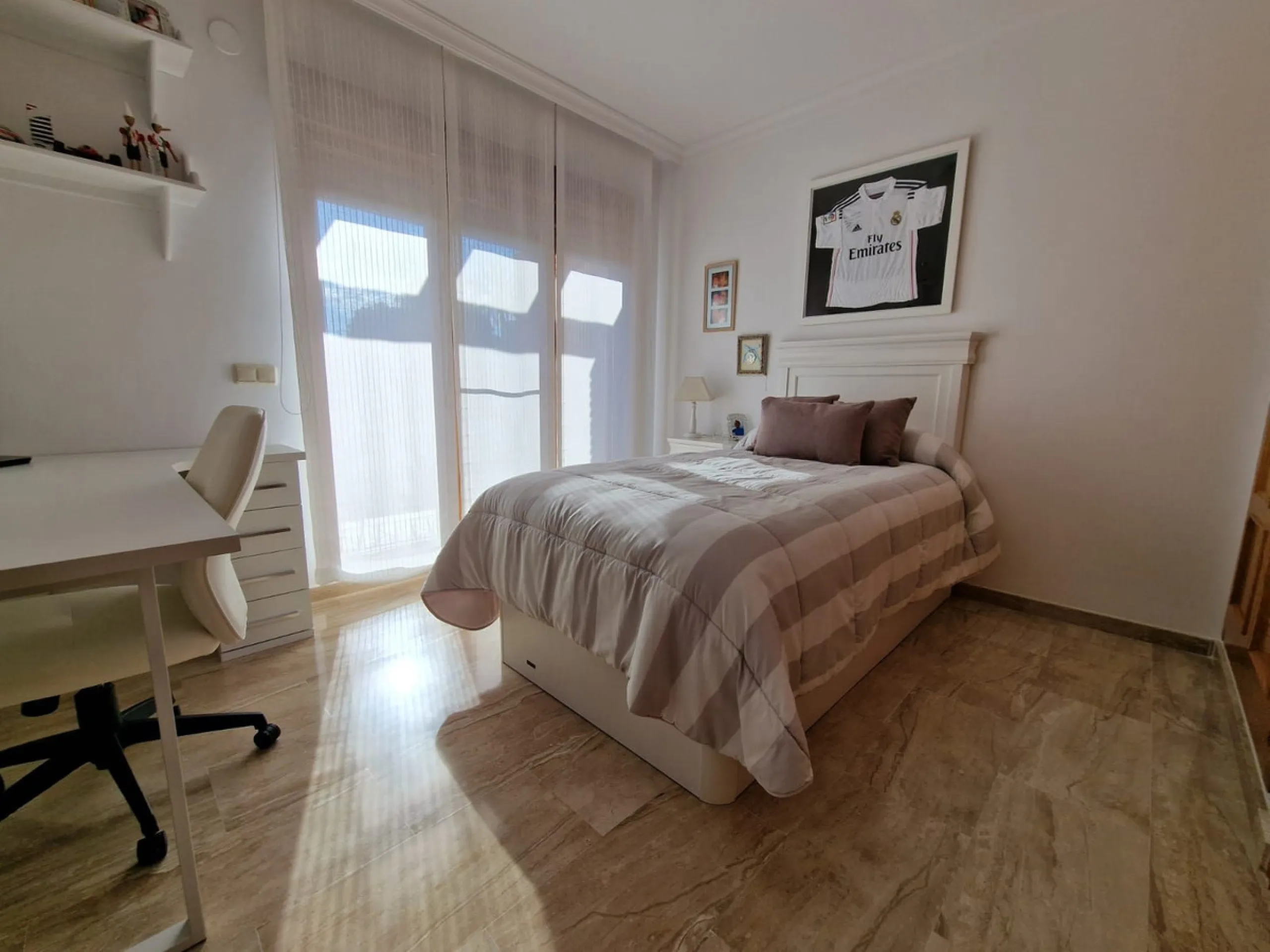 Semi-detached villa in the center of Marbella.