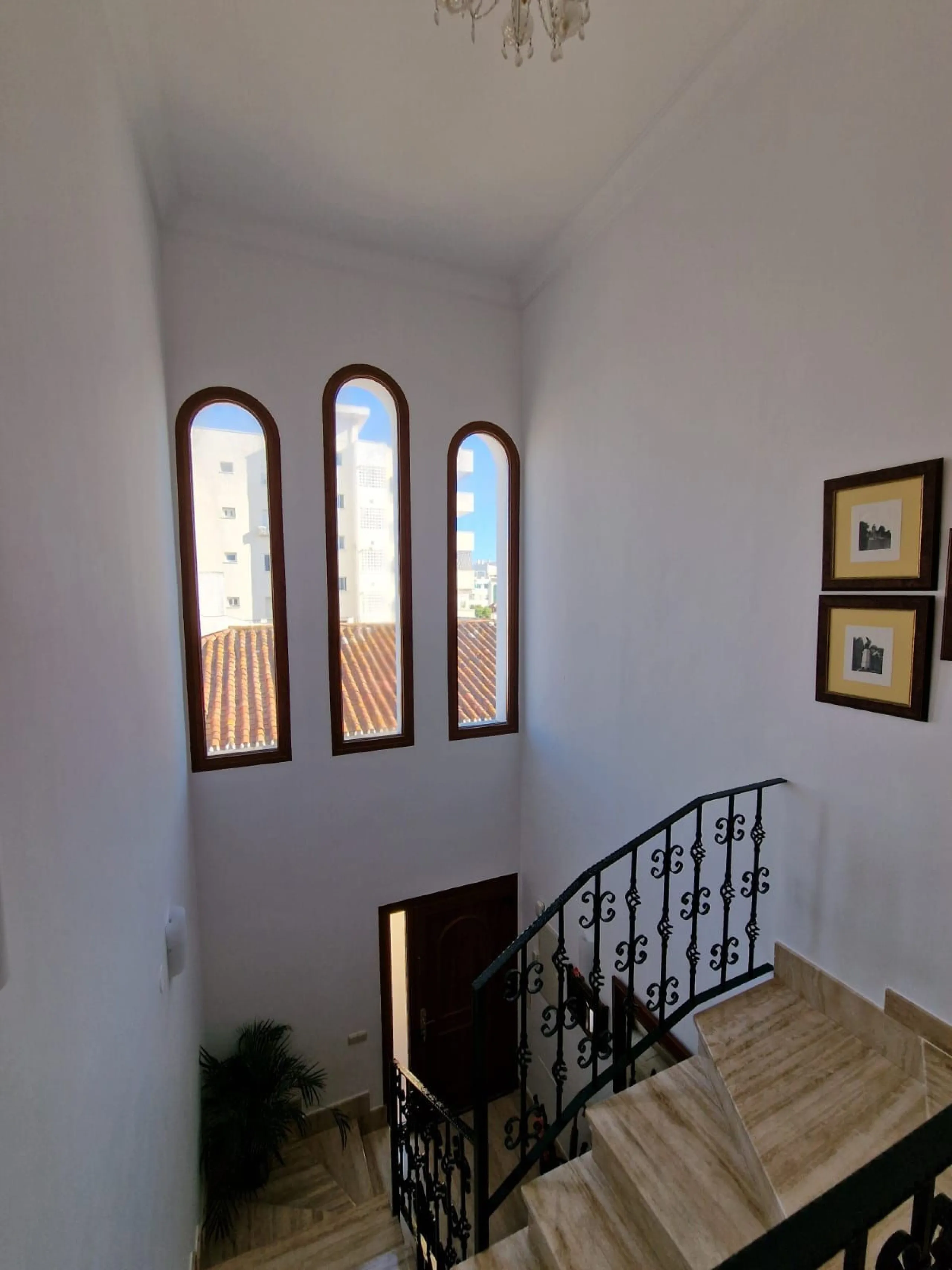 Semi-detached villa in the center of Marbella.