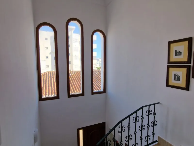 Semi-detached villa in the center of Marbella.
